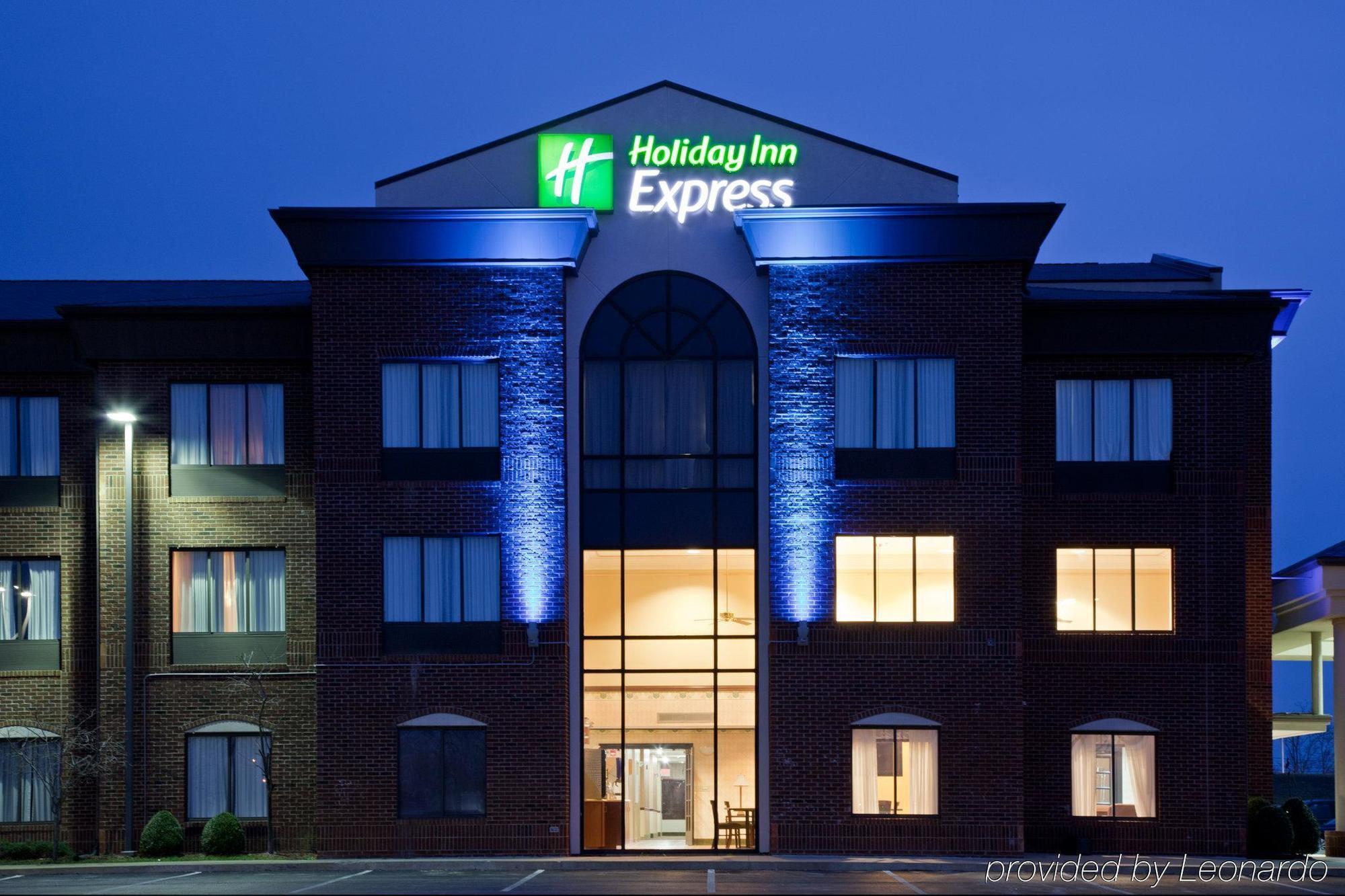 Holiday Inn Express & Suites Shelbyville, An Ihg Hotel Exterior foto